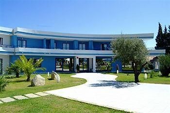 Hotel Club Cala Longa Montauro Exterior foto